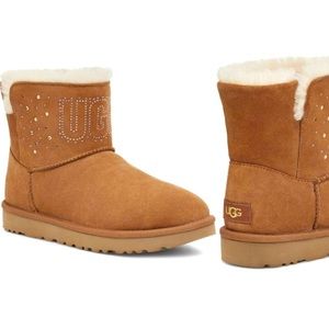 UGG Classic Gem Faux Fur Lined Mini Boot in Chestnut Size 9